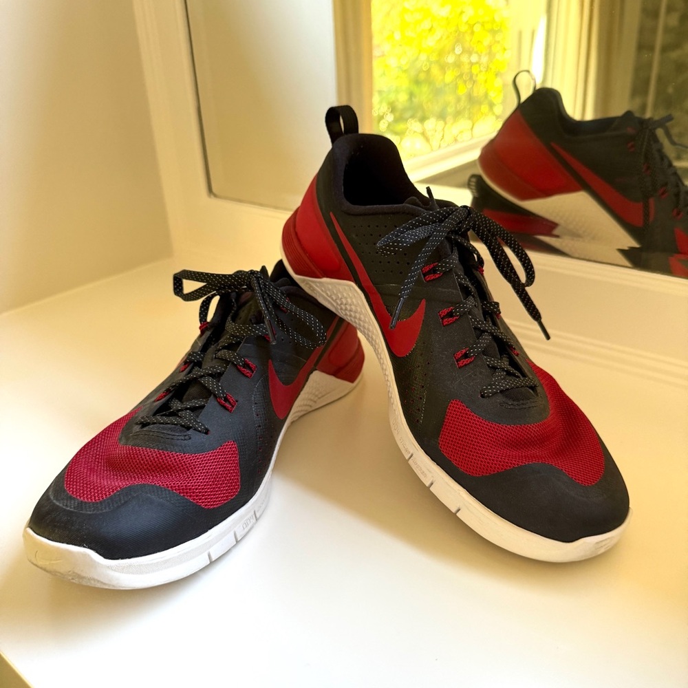 Nike Metcon X Jordan Banned Black and Red Crosstraining Shoes Size 9.5